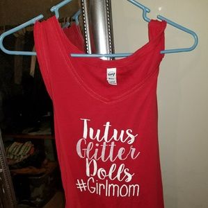 red #girlmom tank top euc